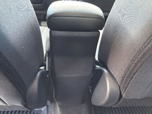 Certified 2025 Nissan Kicks SV image 25