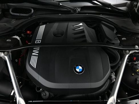 Used 2024 BMW 740i xDrive AWD/4WD image 20