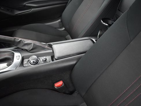 Used 2019 MAZDA MX-5 Miata Club image 15