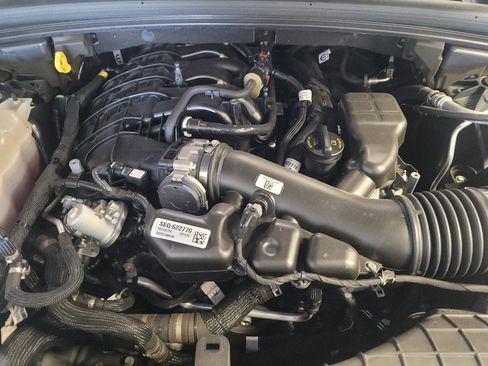 Used 2023 Jeep Grand Cherokee Altitude AWD/4WD image 30