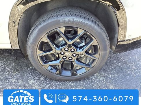 Used 2025 Chevrolet Traverse RS w/ LPO, Floor Liner Package AWD/4WD image 36