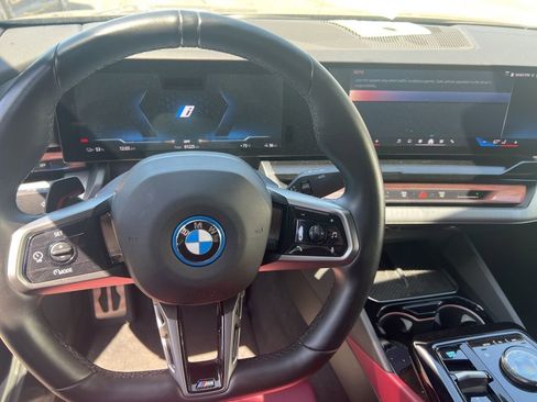 Used 2024 BMW i5 eDrive40i w/ M Sport Package image 15