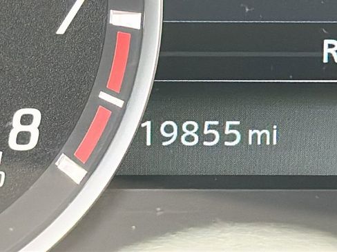 Used 2024 Nissan Frontier SV image 22