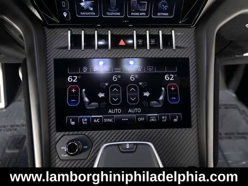 Used 2024 Lamborghini Urus Performante AWD/4WD image 25