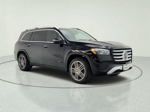 Certified 2026 Mercedes-Benz GLS 450 4MATIC image 3