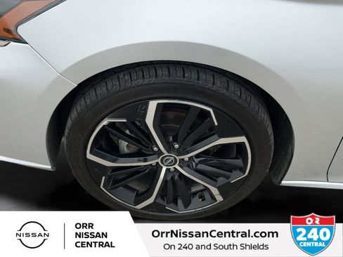 Used 2024 Nissan Altima 2.5 SR FWD image 9