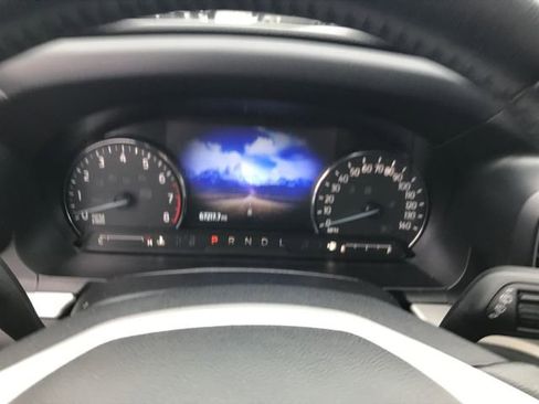 Used 2023 Ford Explorer XLT image 9