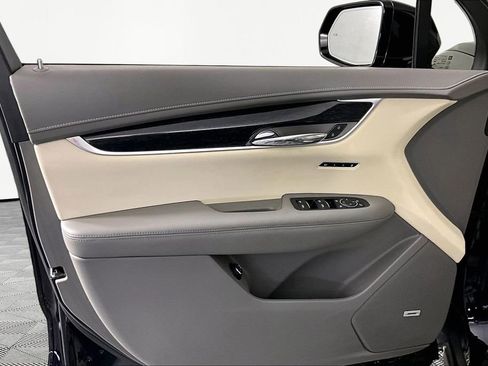 Certified 2021 Cadillac XT6 Premium Luxury FWD image 18