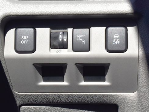 Used 2017 Subaru Forester 2.5i Premium image 17