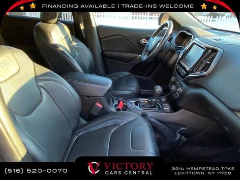 Used 2019 Jeep Cherokee Limited w/ Luxury Group image 17