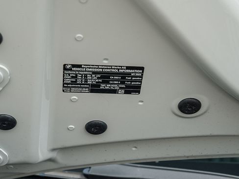 Certified 2025 BMW 530i RWD image 31