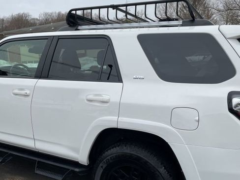 Used 2023 Toyota 4Runner SR5 Premium w/ Moonroof Package image 4