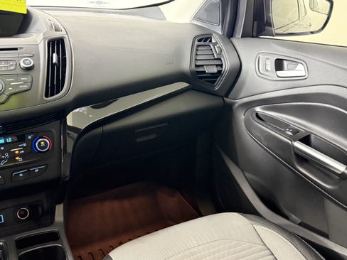Used 2017 Ford Escape SE w/ SE Sport Appearance Package AWD/4WD image 12
