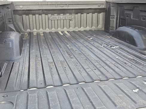 Used 2024 GMC Sierra 2500 AT4 image 8