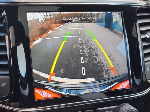 Used 2021 Jeep Grand Cherokee Laredo X image 18