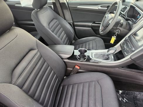 Used 2016 Ford Fusion SE image 23