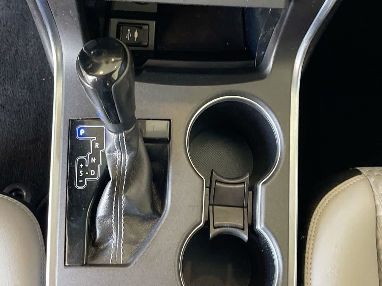 Used 2015 Toyota Camry SE FWD image 19