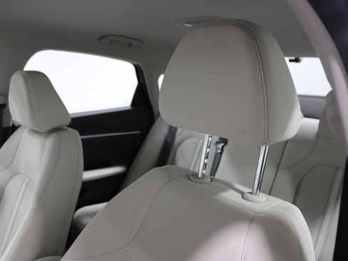 Used 2023 Hyundai Sonata SE FWD image 4