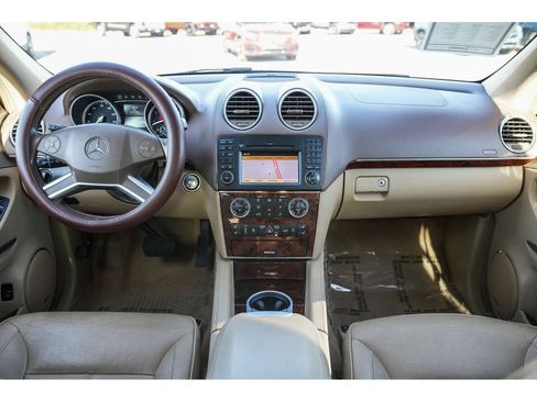 Used 2012 Mercedes-Benz GL 550 4MATIC image 12
