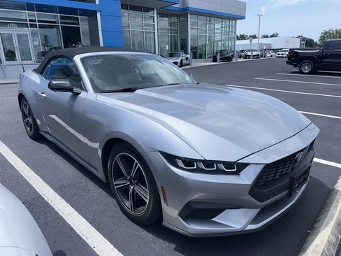 Used 2024 Ford Mustang Convertible RWD image 1