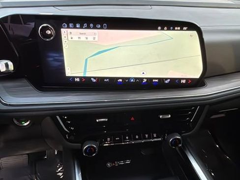 Used 2025 Chevrolet Suburban Z71 w/ Comfort Package image 26