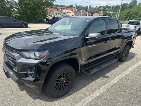 Used 2024 Chevrolet Colorado LT w/ LT Convenience Package AWD/4WD image 3