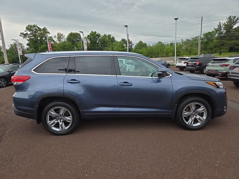 Used 2017 Toyota Highlander Limited AWD/4WD image 2
