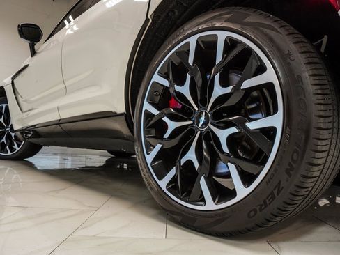 Used 2021 Aston Martin DBX Base image 10