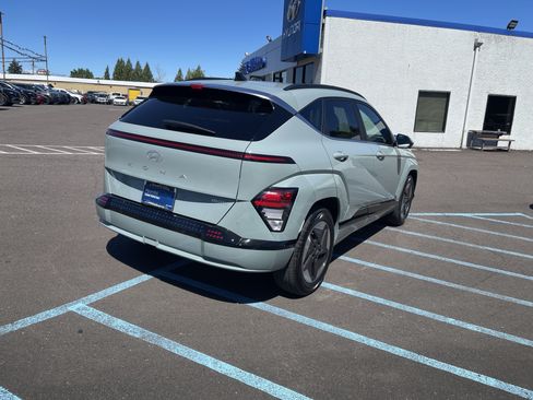 Certified 2024 Hyundai Kona Limited FWD image 5