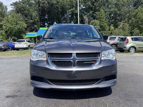 Used 2015 Dodge Grand Caravan American Value Package w/ UConnect Hands-Free Group FWD image 2