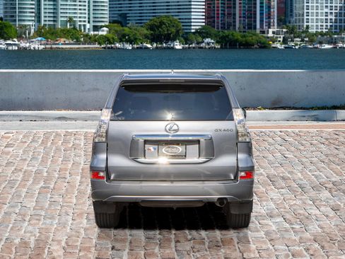 Used 2017 Lexus GX 460 w/ Navigation Package image 6