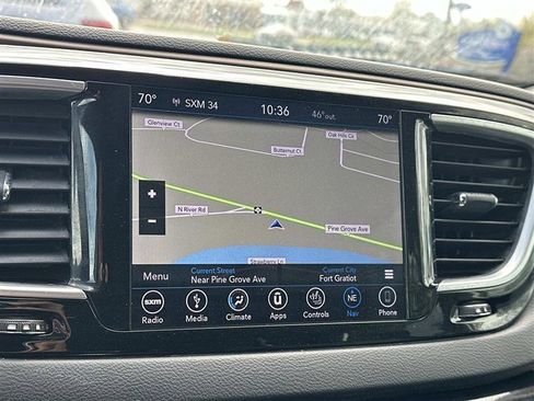 Used 2018 Chrysler Pacifica Touring-L Plus FWD image 16