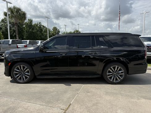 Used 2021 Cadillac Escalade ESV Sport Platinum RWD image 9