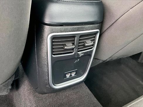 Used 2023 Dodge Charger SXT image 31