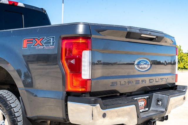Used 2017 Ford F250 Lariat w/ Lariat Ultimate Package AWD/4WD image 12