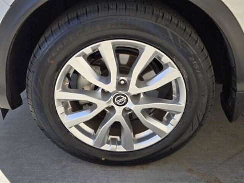 Used 2021 Nissan Rogue Sport S image 11
