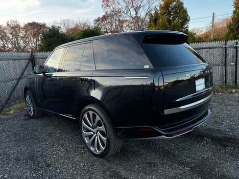 New 2025 Land Rover Range Rover SE image 5
