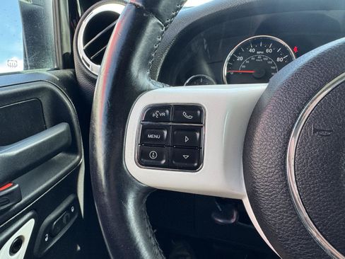 Used 2015 Jeep Wrangler Unlimited Sahara AWD/4WD image 15
