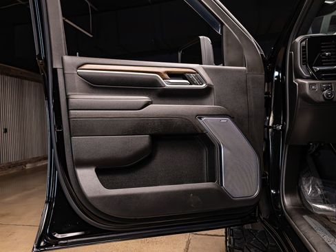 Used 2024 Chevrolet Silverado 2500 High Country w/ High Country Premium Package image 33