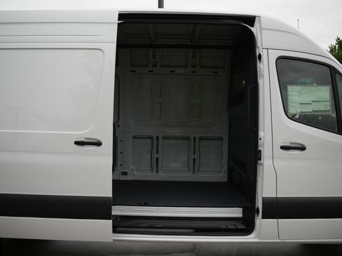 New 2025 Mercedes-Benz Sprinter 2500 image 10