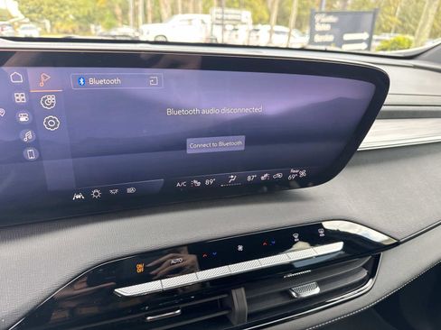 Used 2025 Buick Enclave Preferred image 25