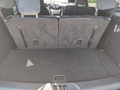 Used 2021 Ford Explorer XLT w/ Equipment Group 202A AWD/4WD image 24