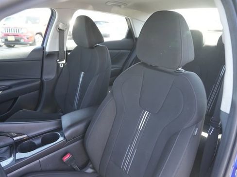 Used 2021 Hyundai Elantra SEL w/ Convenience Package image 10