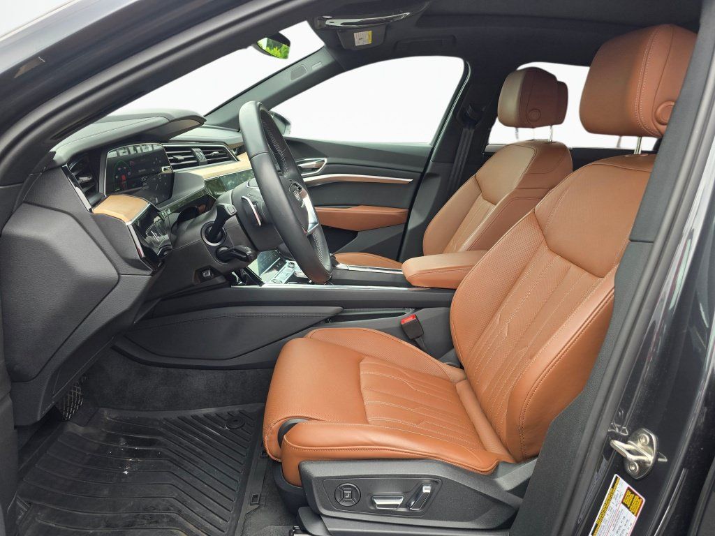 Used 2024 Audi Q8 e-tron Prestige w/ Prestige Package AWD/4WD image 12