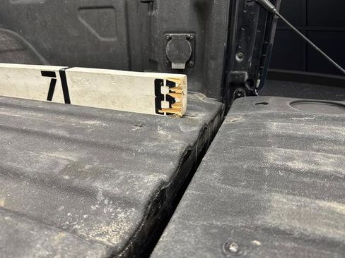 Used 2023 GMC Sierra 2500 AT4 w/ AT4 Preferred Package image 15