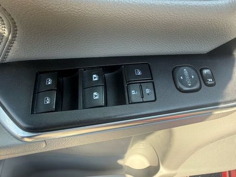 Used 2016 Toyota Camry XLE FWD image 22