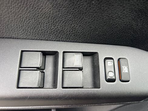 Used 2018 Toyota RAV4 LE image 25