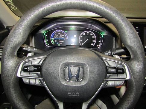 Used 2018 Honda Accord Hybrid image 8