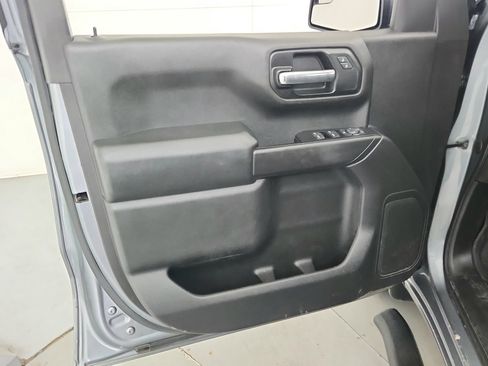 Used 2019 Chevrolet Silverado 1500 Custom w/ Custom Value Package AWD/4WD image 16