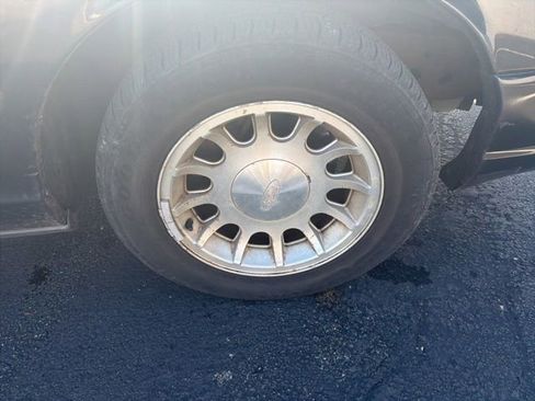 Used 1999 Ford Crown Victoria LX image 12